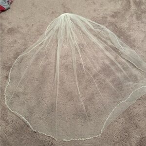 Elegant White Bridal Veil